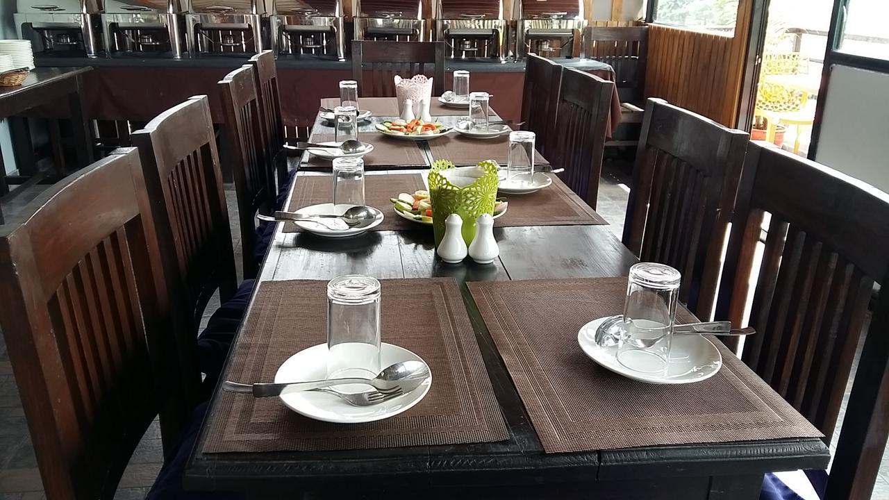 Hotel The Coast Pokhara Bagian luar foto