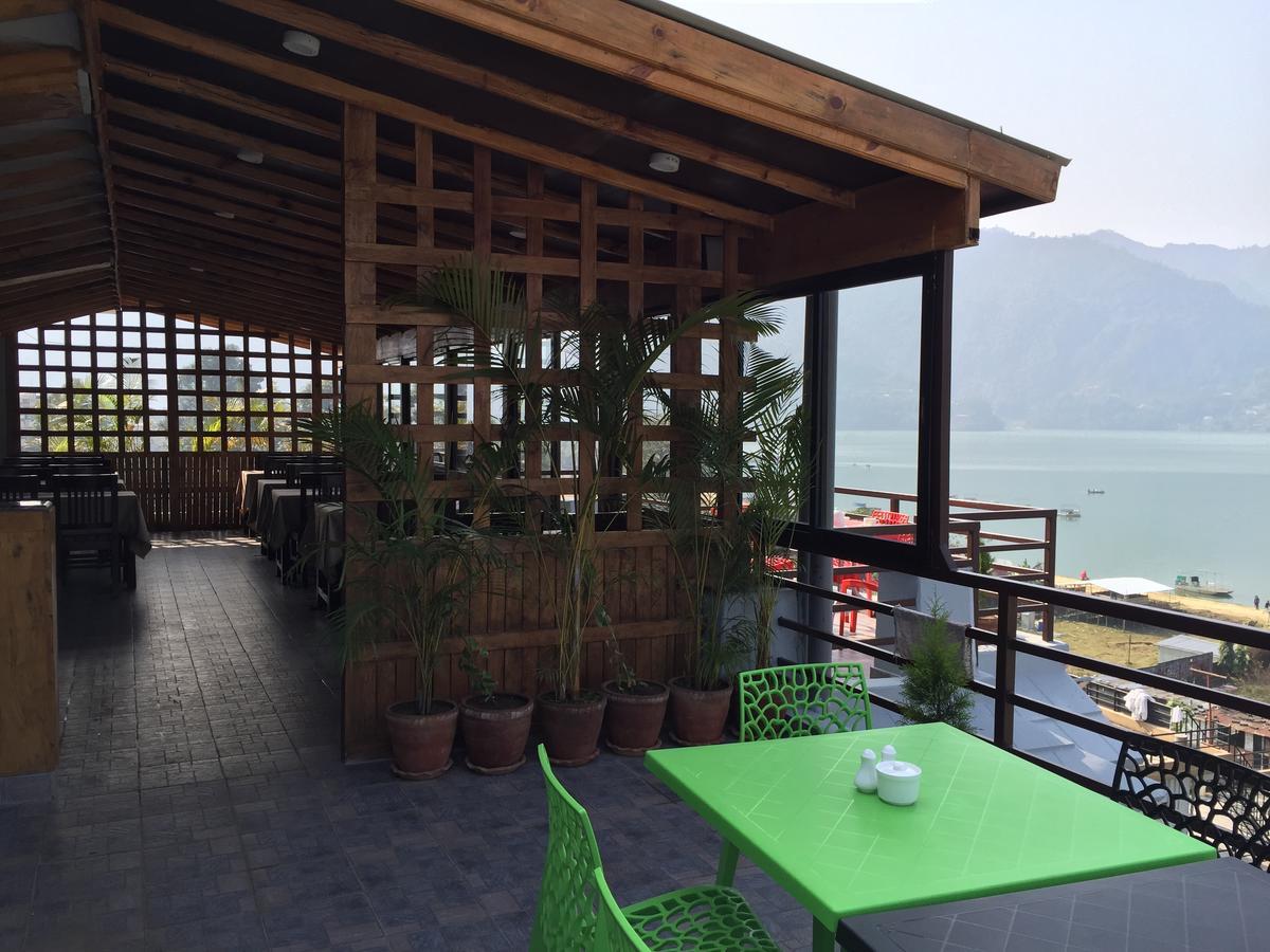 Hotel The Coast Pokhara Bagian luar foto