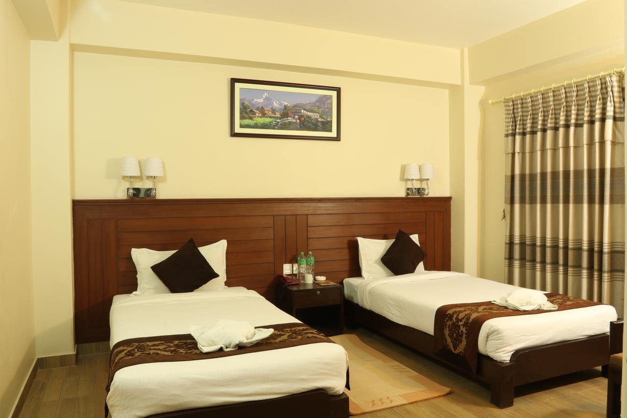 Hotel The Coast Pokhara Bagian luar foto