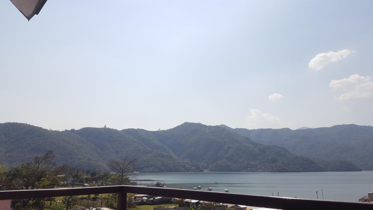 Hotel The Coast Pokhara Bagian luar foto