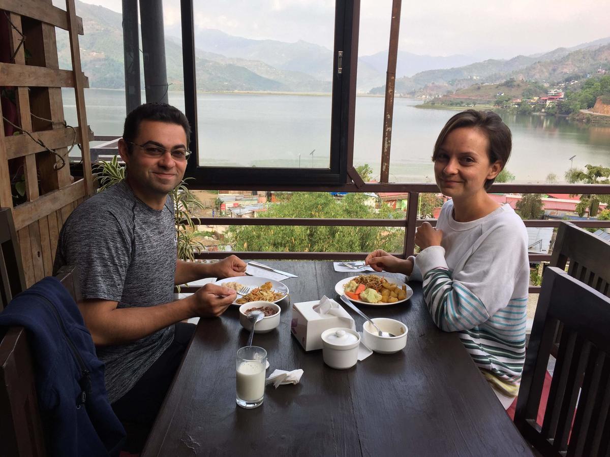 Hotel The Coast Pokhara Bagian luar foto
